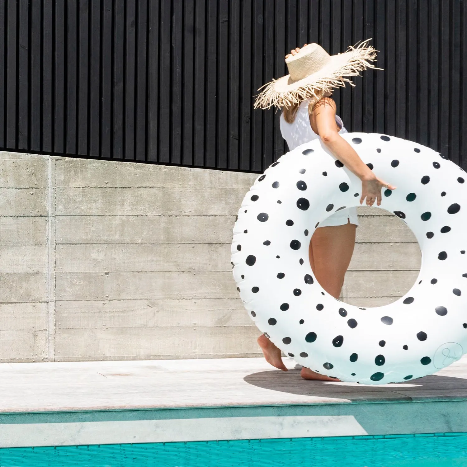 &sunday | oversized pool tube | bubbles - seasonal