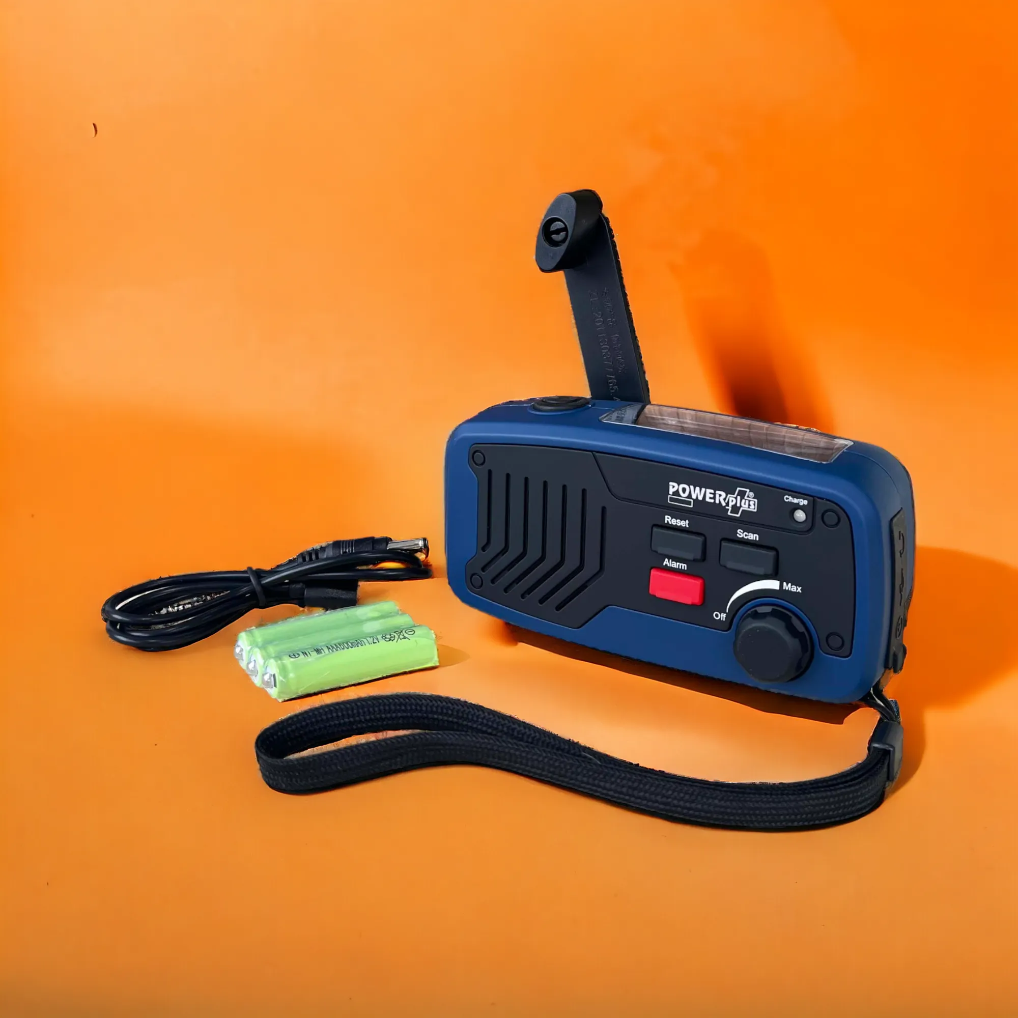 PowerPlus Panther - Multifunctional Wind-Up & USB Rechargeable Radio, Power Bank & Flashlight