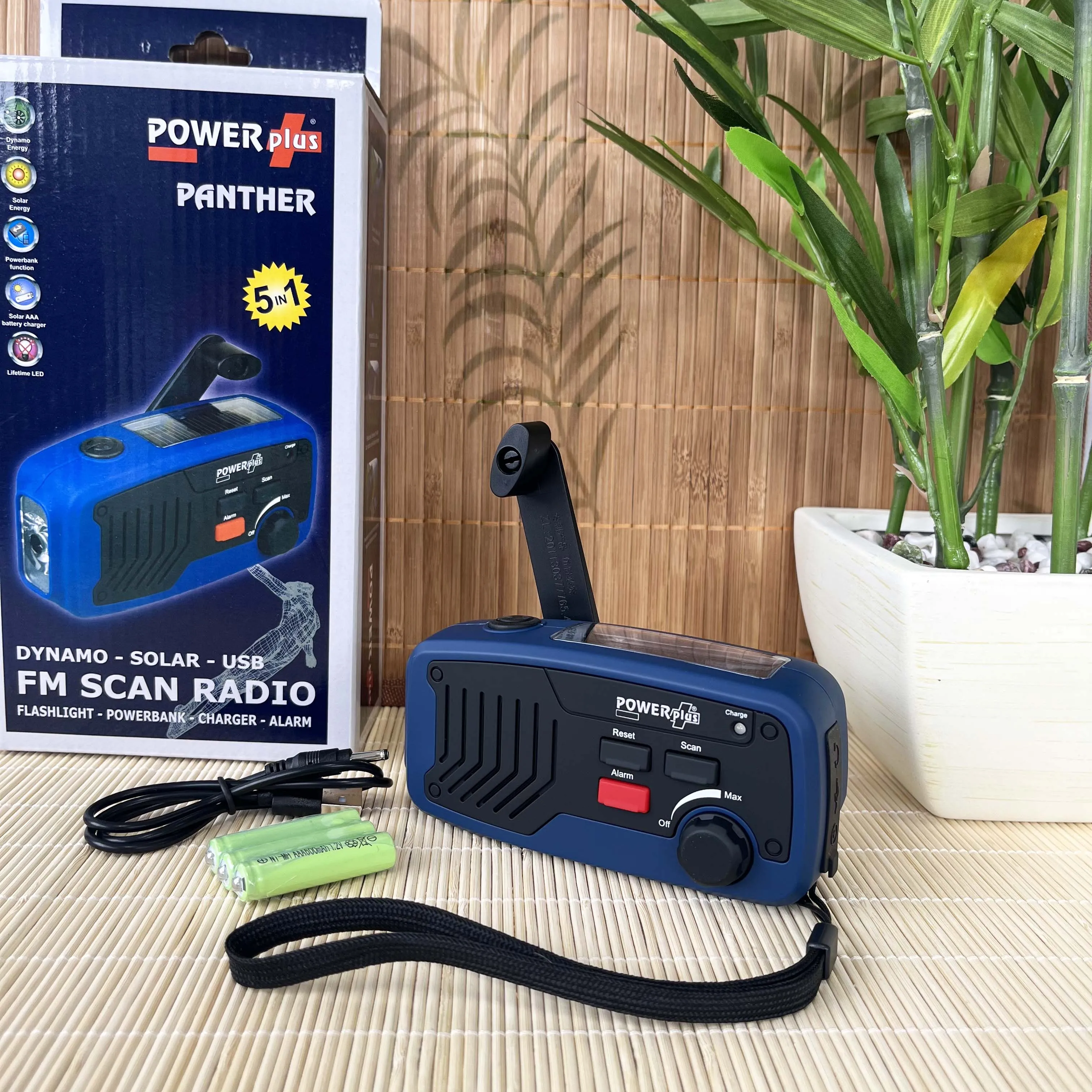 PowerPlus Panther - Multifunctional Wind-Up & USB Rechargeable Radio, Power Bank & Flashlight